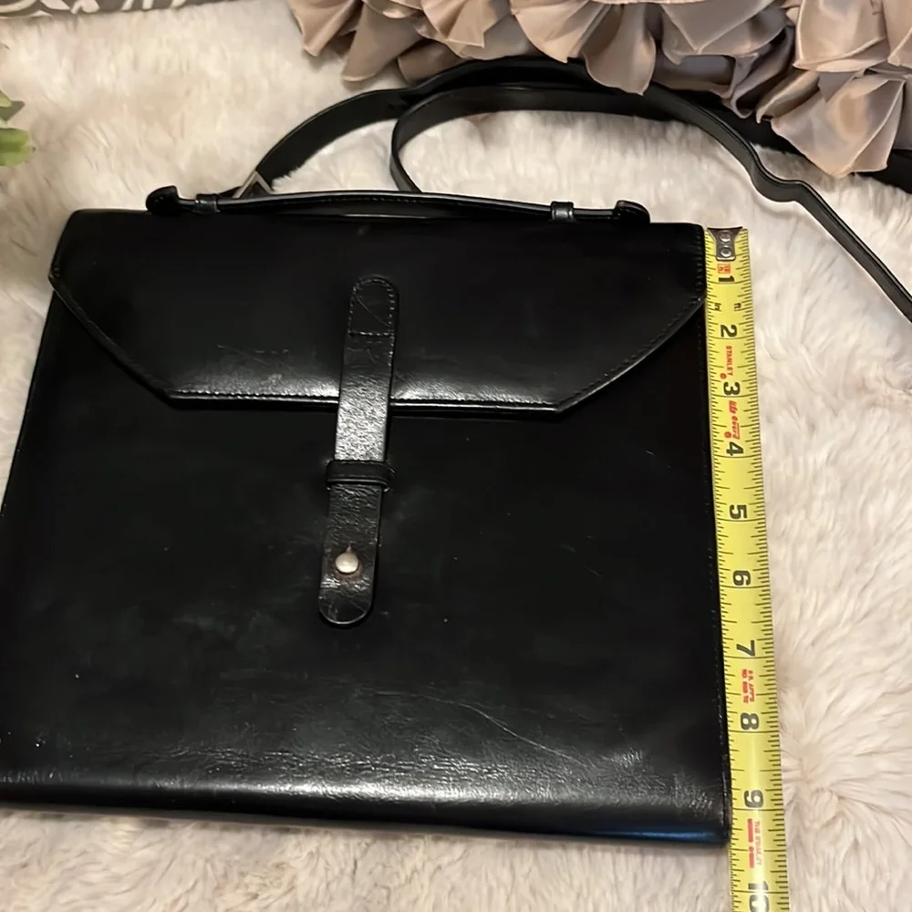 Brookstone Women’s Vintage Black Leather Crossbody Shoulder iPad Case